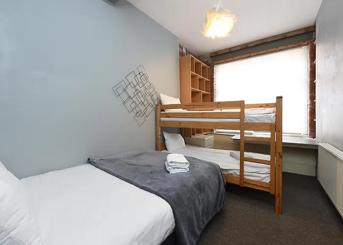 Mason Street Apartment Sleeps 16